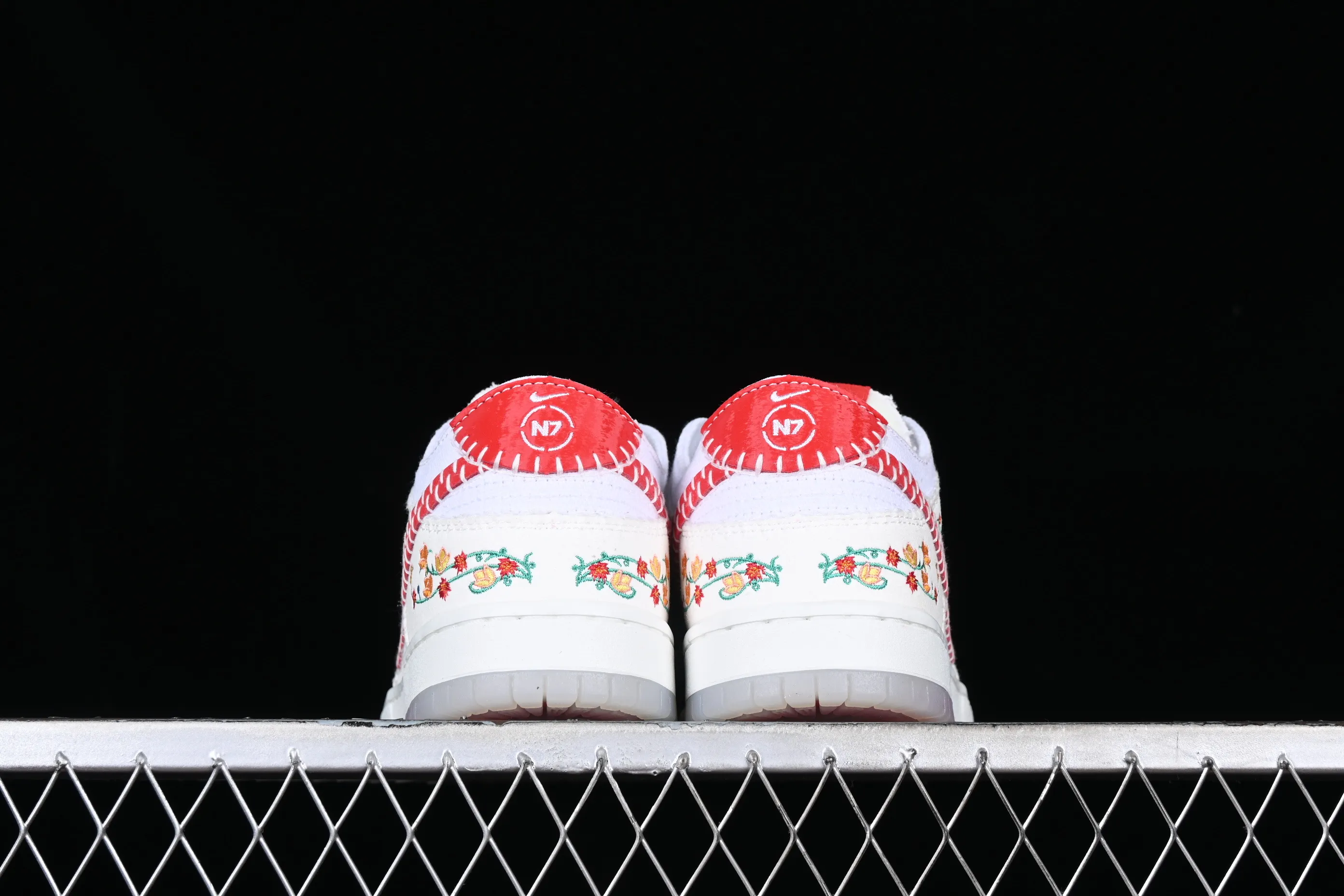 All categories Nk SB Dunk series Nk SB Dunk Low low-top sneakers Nk SB Dunk Low "N7" floral embroidery SB low-top casual sneakers FD6951-700